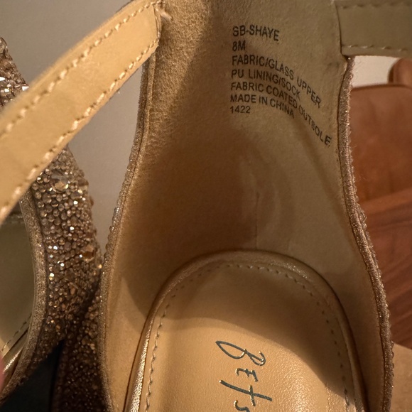 Betsey Johnson Shaye Sandal 8M (WORN ONCE!) - Picture 7 of 8